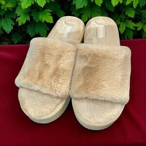 Muk Luks Kirstey Platform Slippers Medium 7/8 Faux Fur Plush Irish Cream Slide